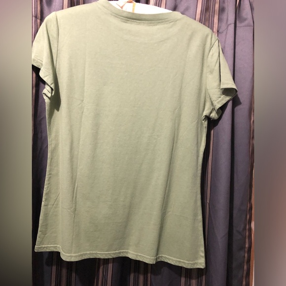 Green T-Shirt with Chicken Graphic. New w/o Tag - Picture 3 of 3